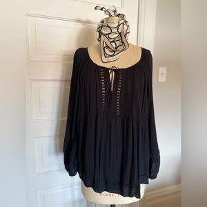 4 / $20 Sale! XXL Gently Loved Solid Black Old Navy Peasant-style Blouse*